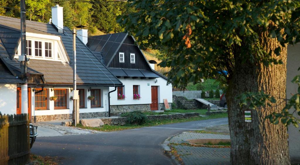 Rozpravkovy Domcek Zvoncek Villa Доновали Екстериор снимка